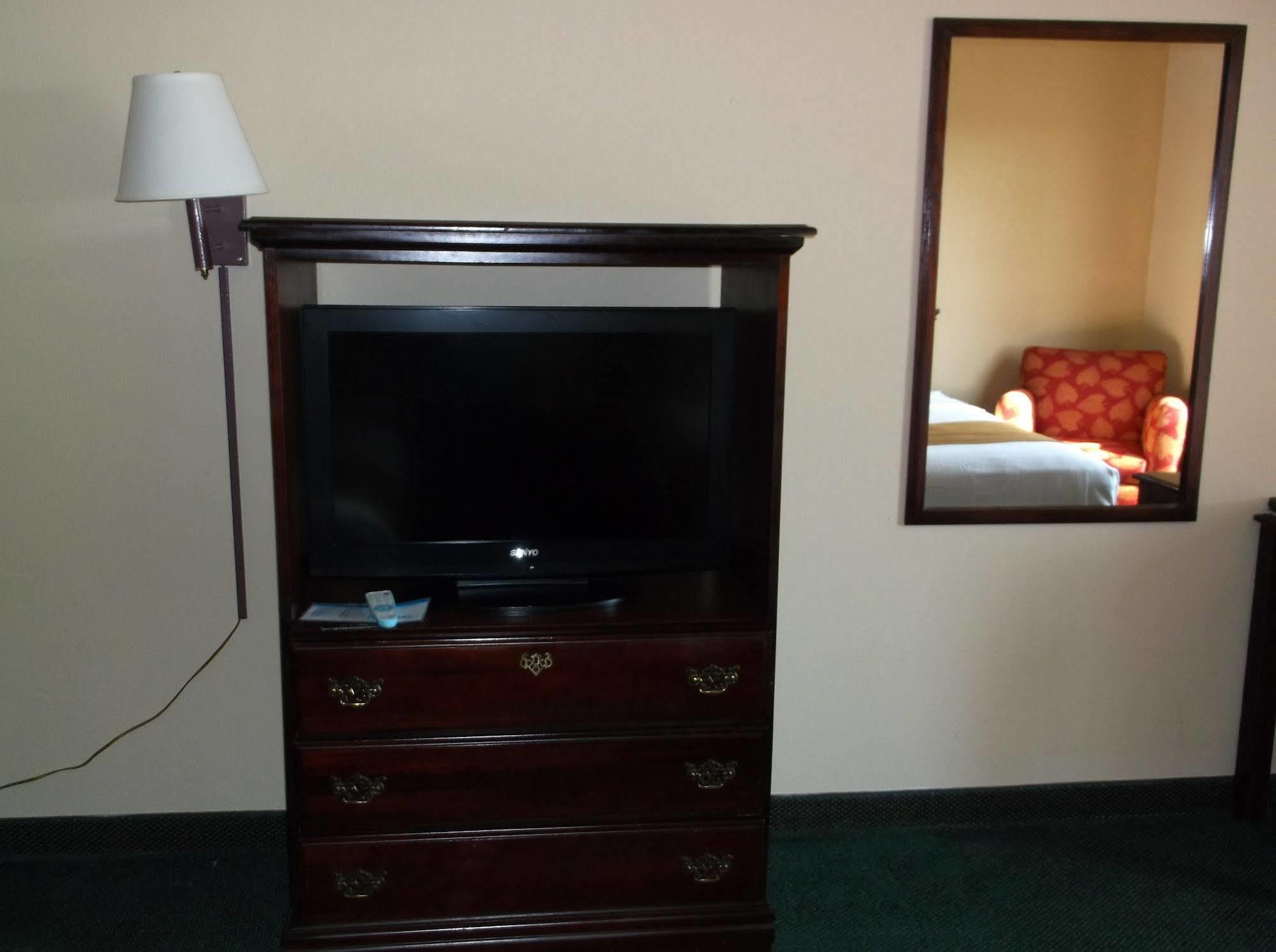 Mcpherson Inn By Oyo, I-135 Extérieur photo